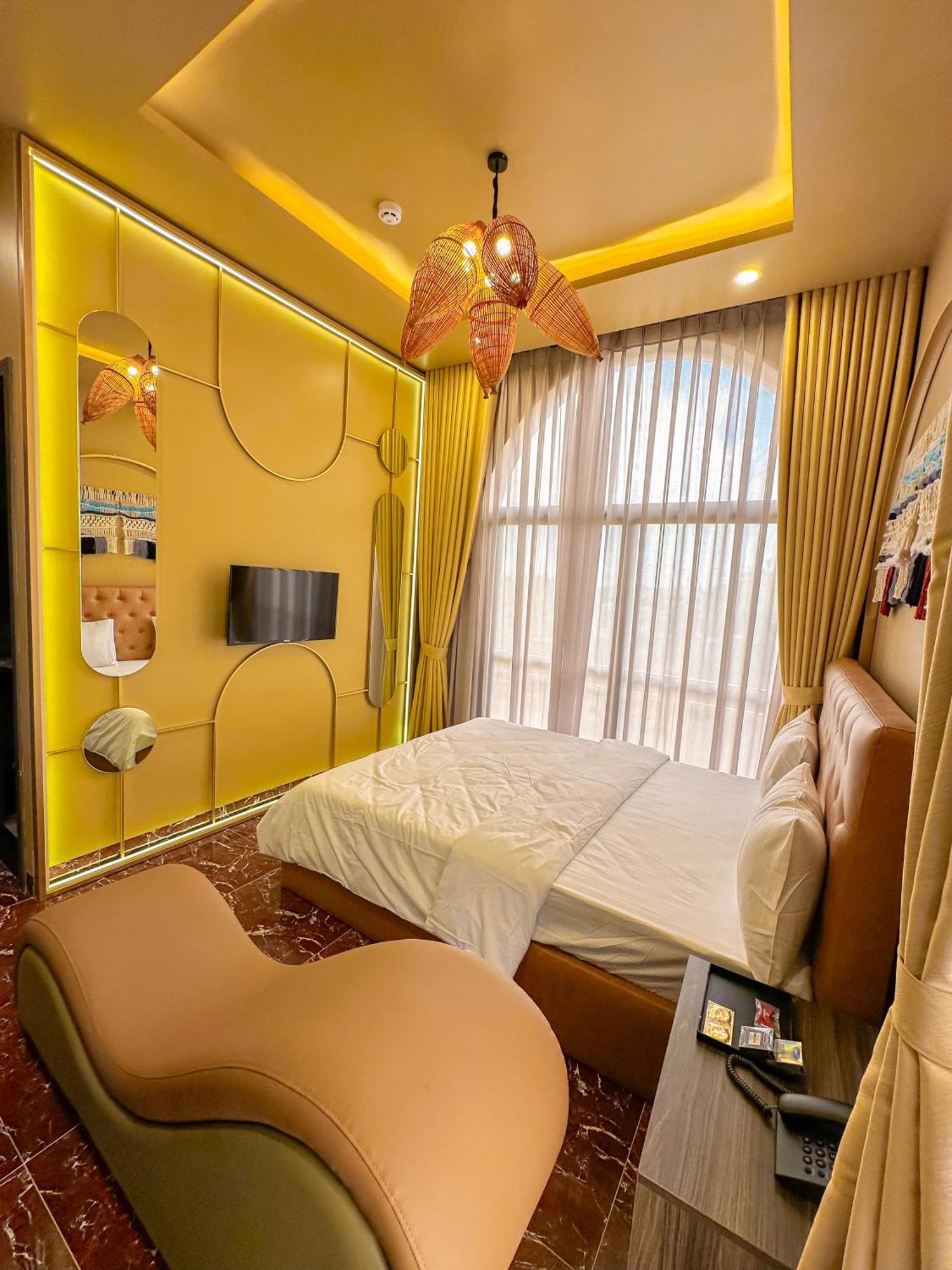 Tuyet Suong Hotel 꽝응아이 외부 사진