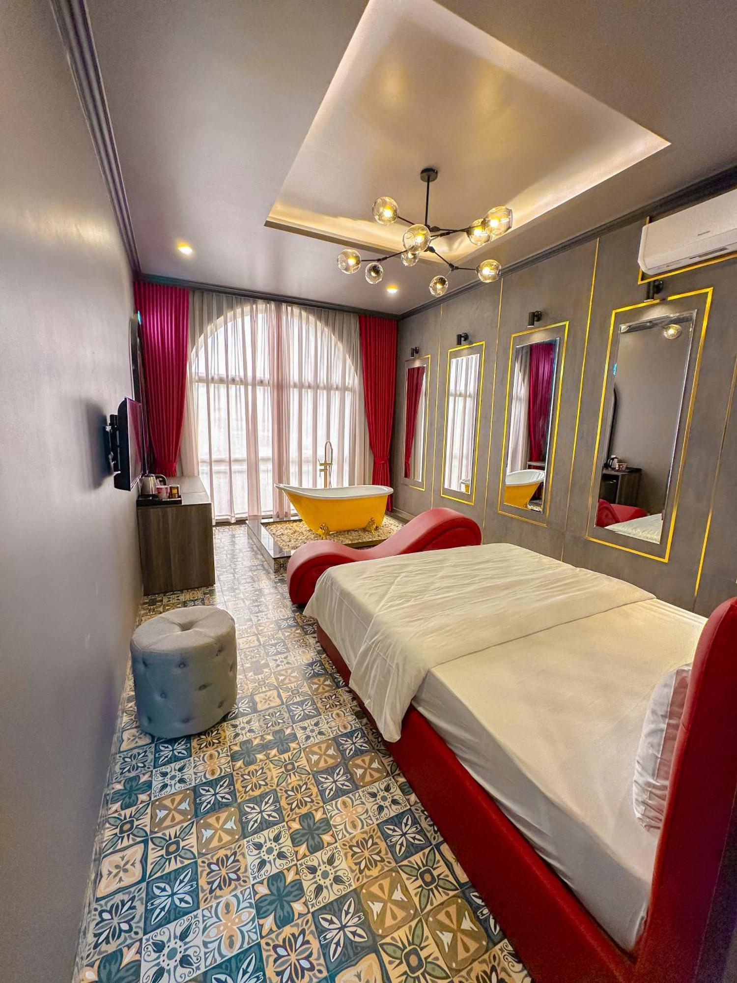 Tuyet Suong Hotel 꽝응아이 외부 사진